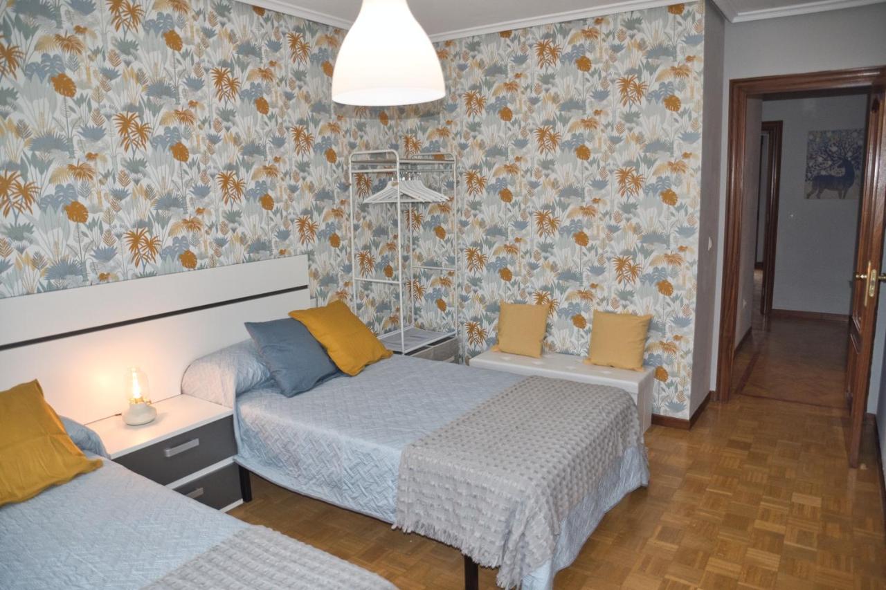 La Villa De Lore, Piso Completo Apto 6 Personas Con Garaje Avilés Dış mekan fotoğraf